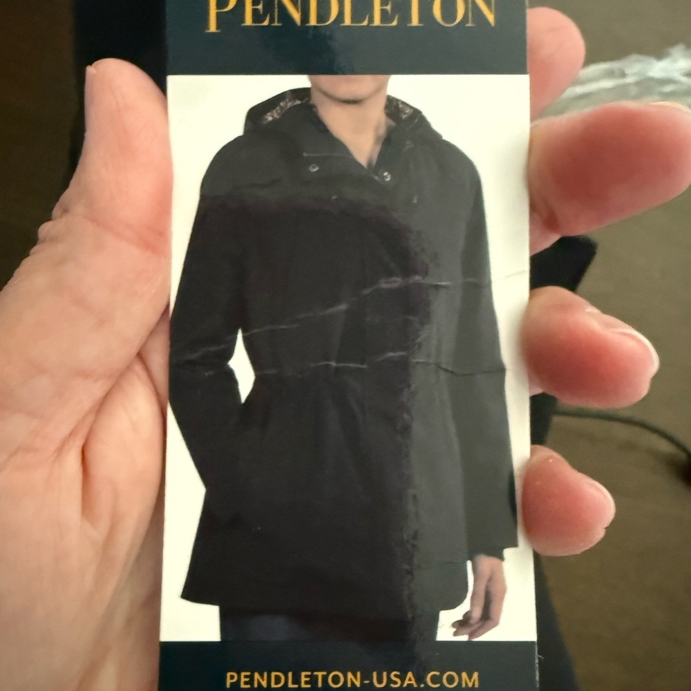 Pendleton rain jacket - Picture 9 of 10